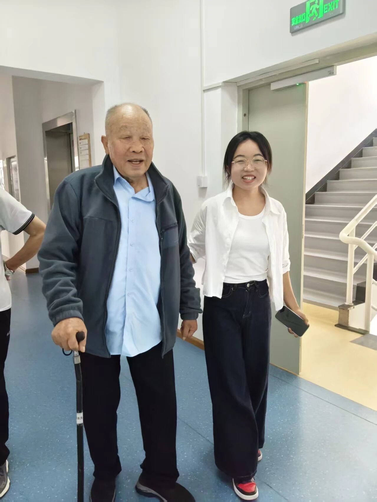 1758611061741136.jpg 5.jpg